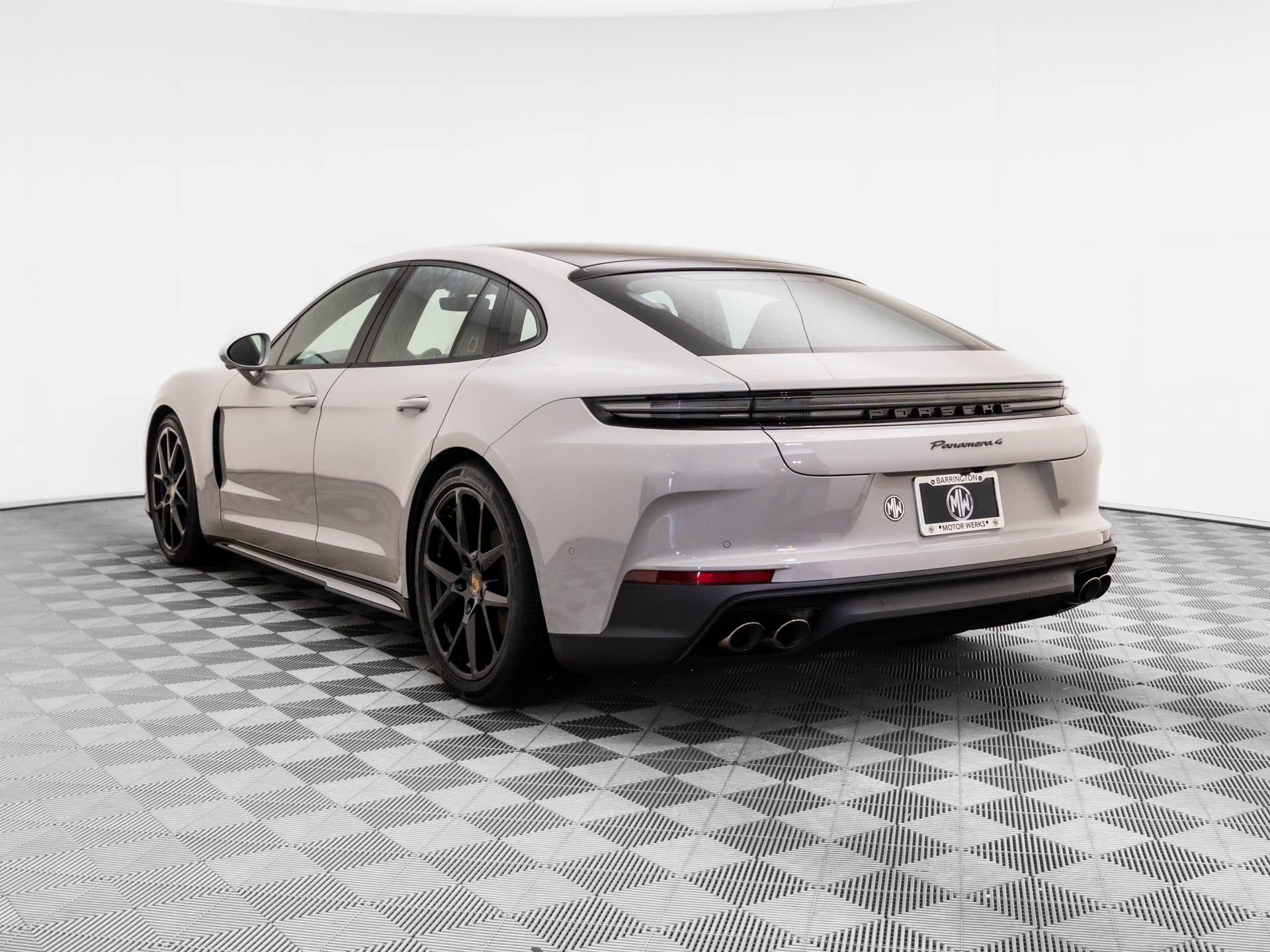 New 2026 Porsche Panamera 4 image 3