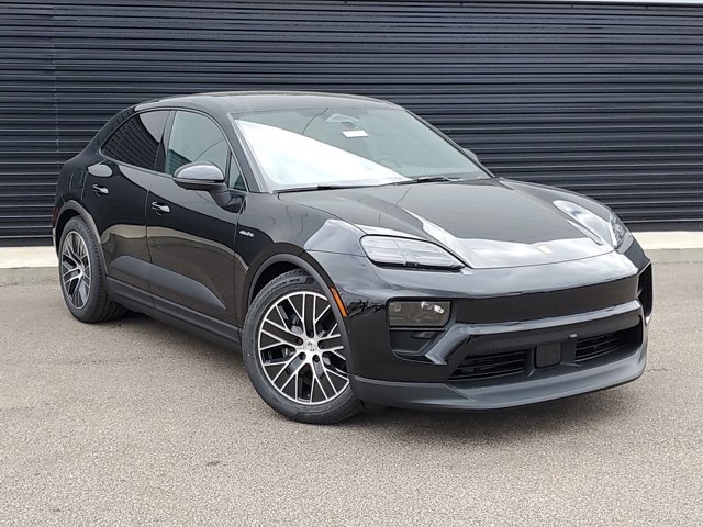Used 2025 Porsche Macan 4 Electric image 9