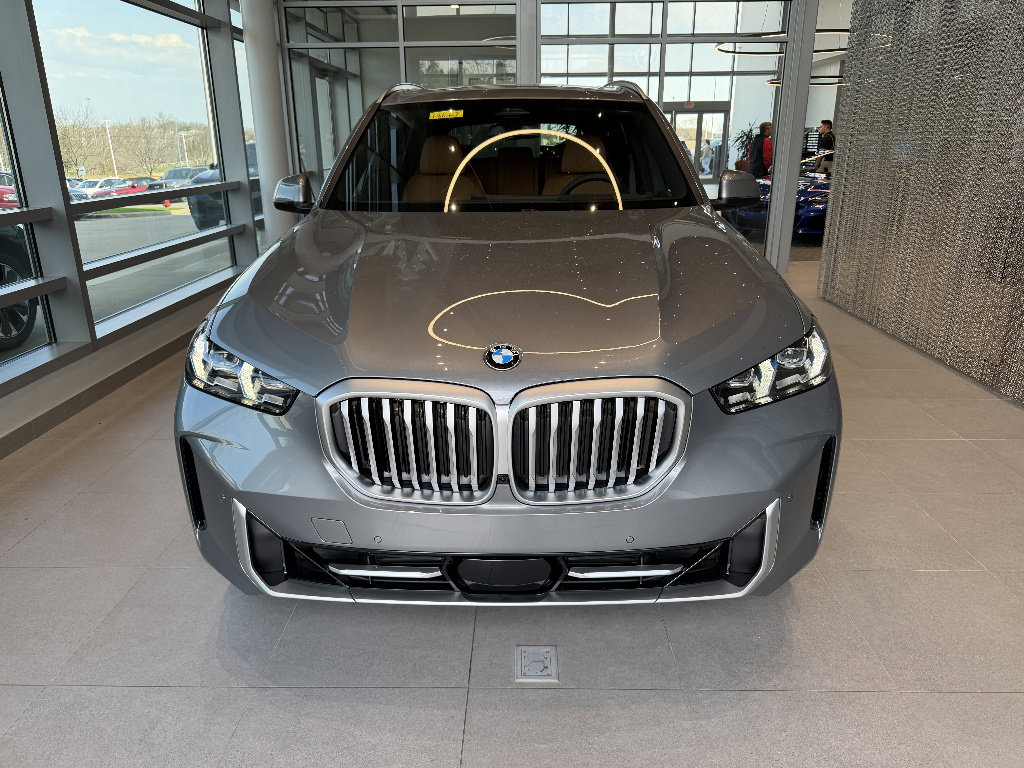 New 2026 BMW X5 xDrive40i w/ Climate Comfort Package image 2
