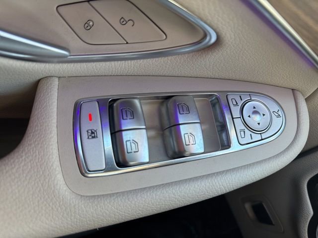 Used 2022 Mercedes-Benz GLC 300 4MATIC image 23