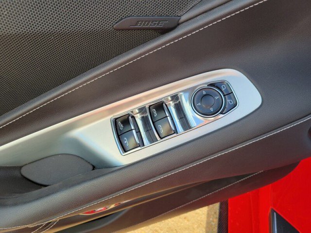 Used 2021 Chevrolet Corvette Stingray Convertible w/ Z51 Performance Package image 11