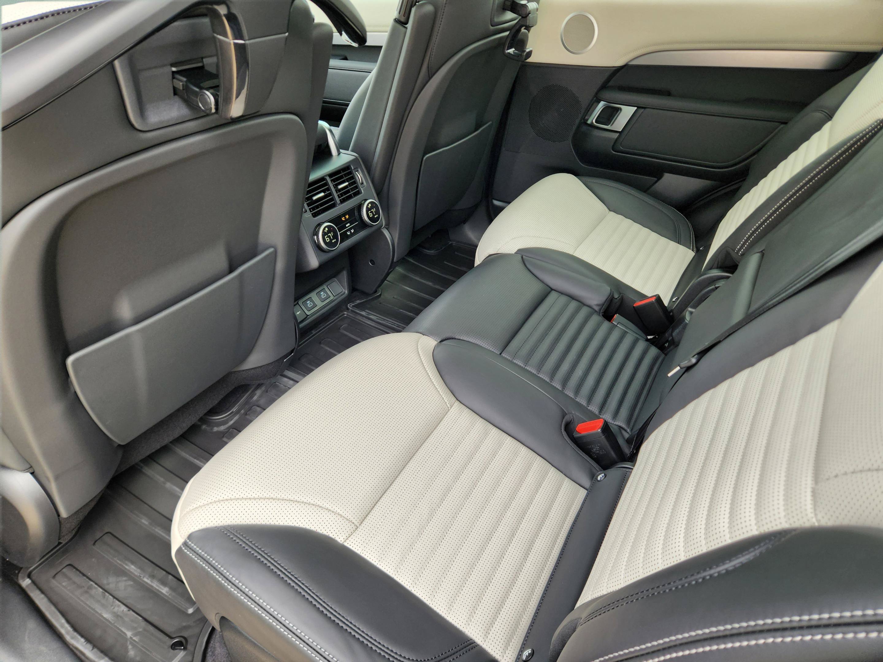 New 2026 Land Rover Discovery Limited Edition AWD/4WD image 26