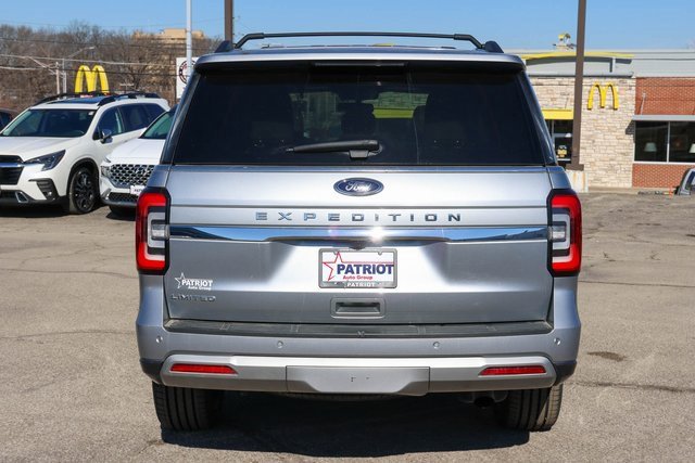 Used 2024 Ford Expedition Limited image 4