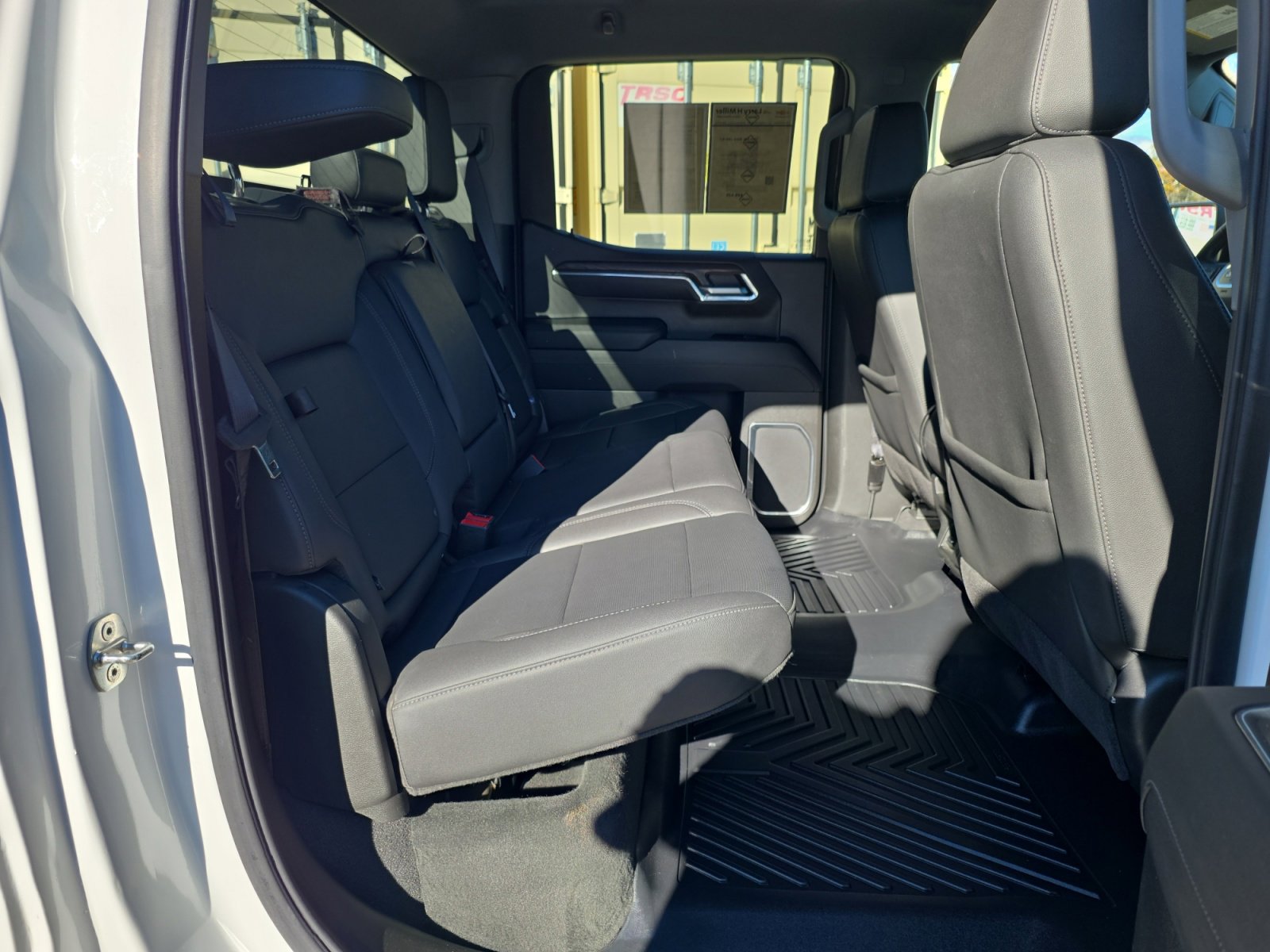 Used 2024 GMC Sierra 1500 SLT image 28