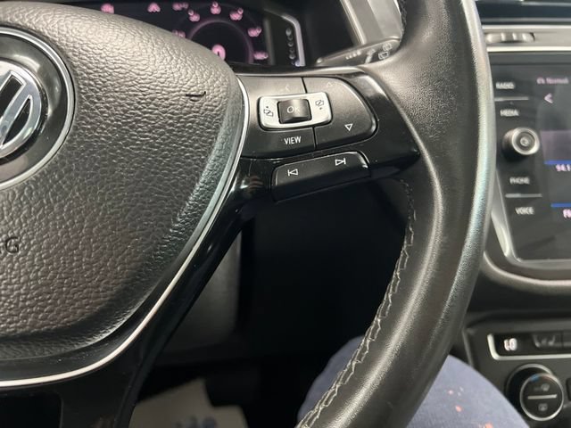 Used 2020 Volkswagen Tiguan SEL AWD/4WD image 24