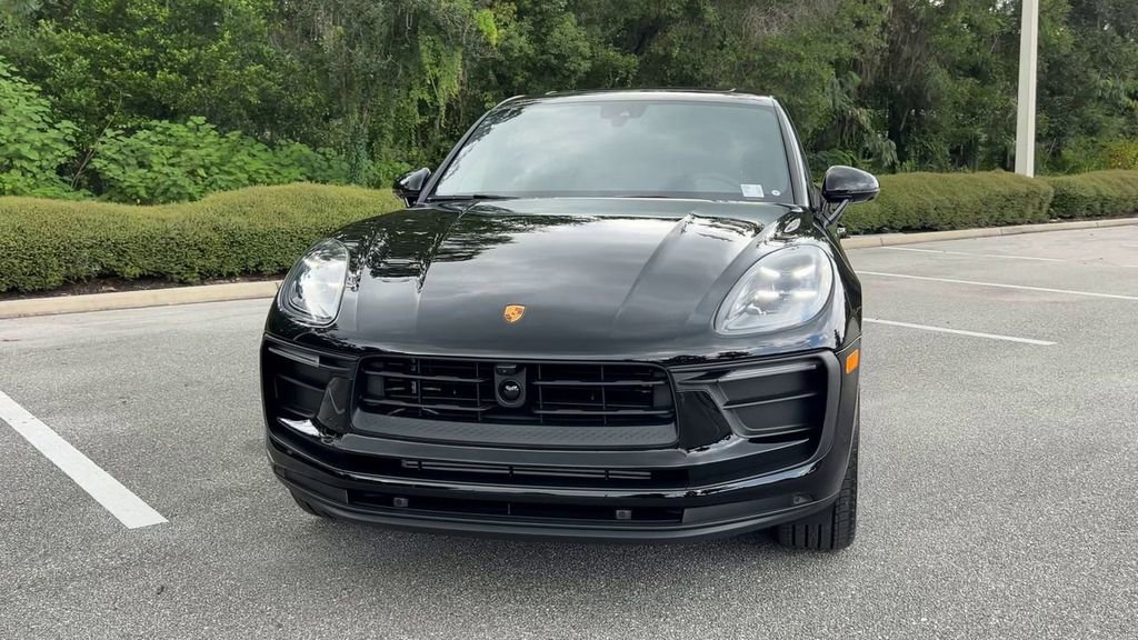 New 2026 Porsche Macan image 3