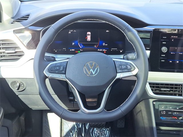 New 2025 Volkswagen Taos SE image 27