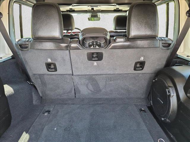 Used 2023 Jeep Wrangler Unlimited Rubicon w/ Steel Bumper Group AWD/4WD image 6