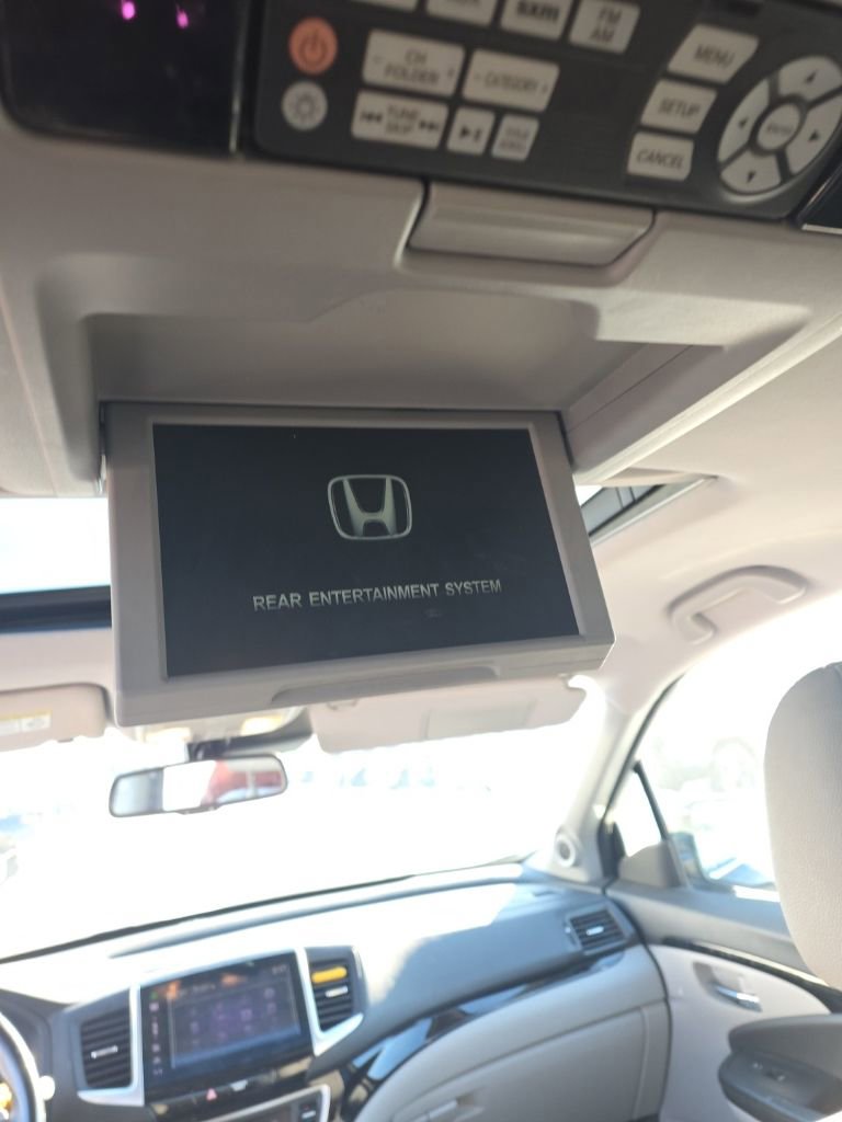 Used 2016 Honda Pilot Touring image 45
