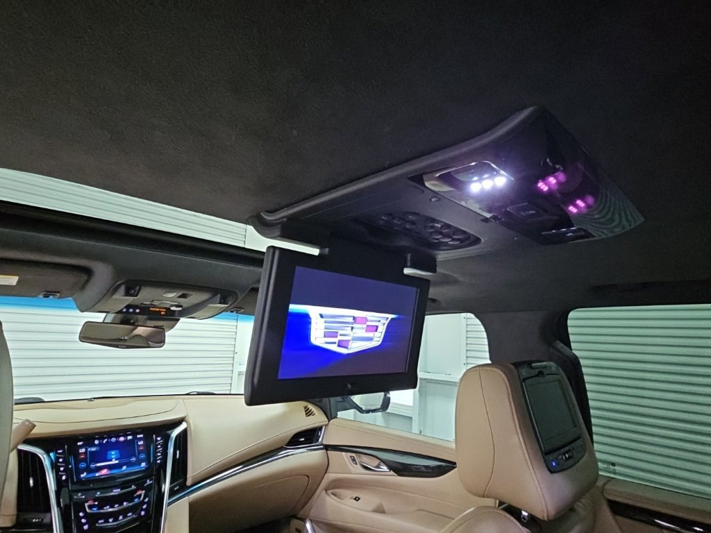 Used 2019 Cadillac Escalade ESV Platinum RWD image 36