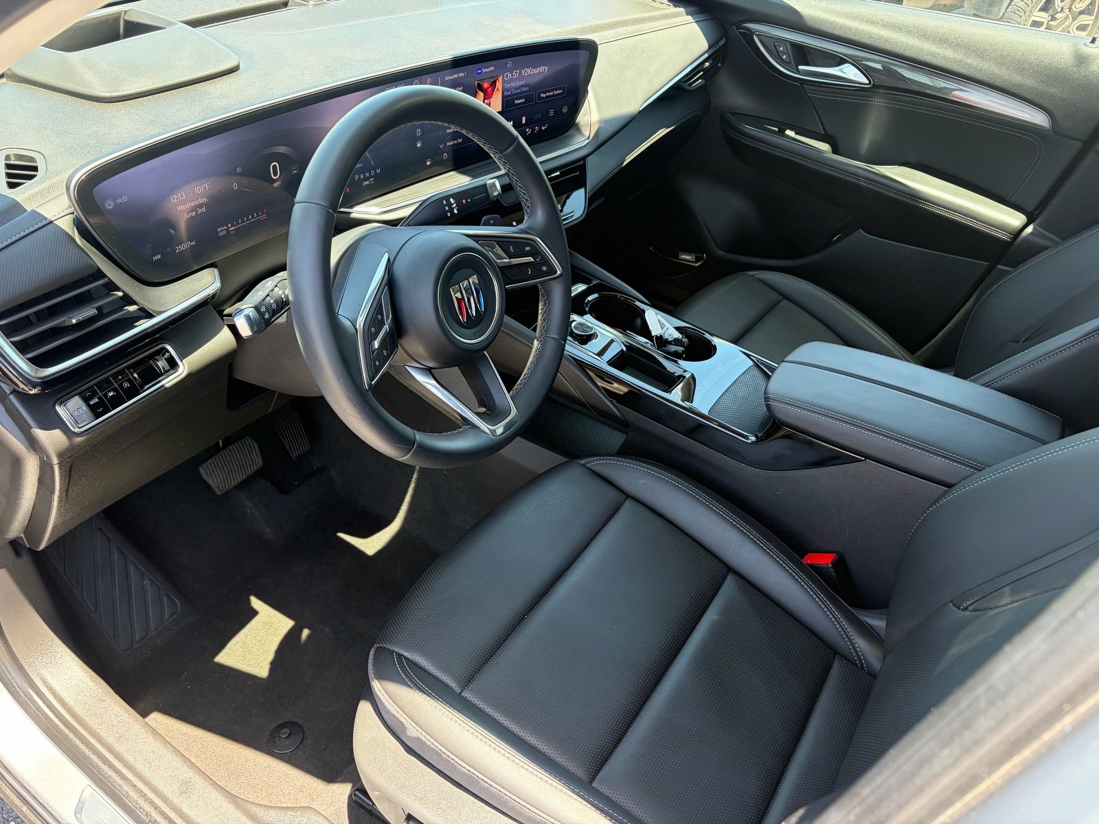 Used 2025 Buick Envision Preferred AWD/4WD image 11