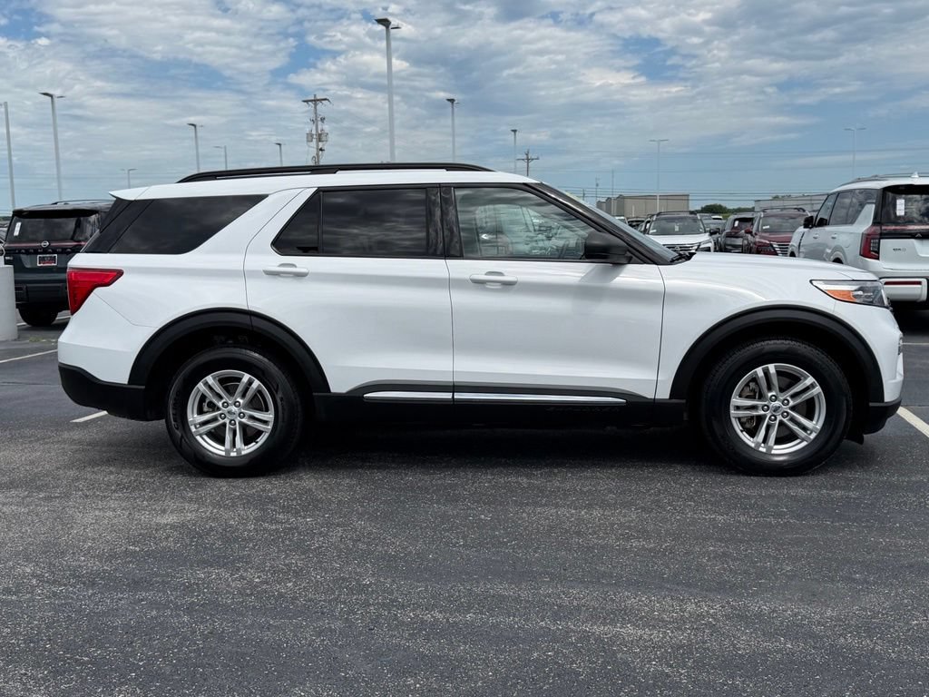 Used 2023 Ford Explorer XLT w/ Equipment Group 202A AWD/4WD image 5