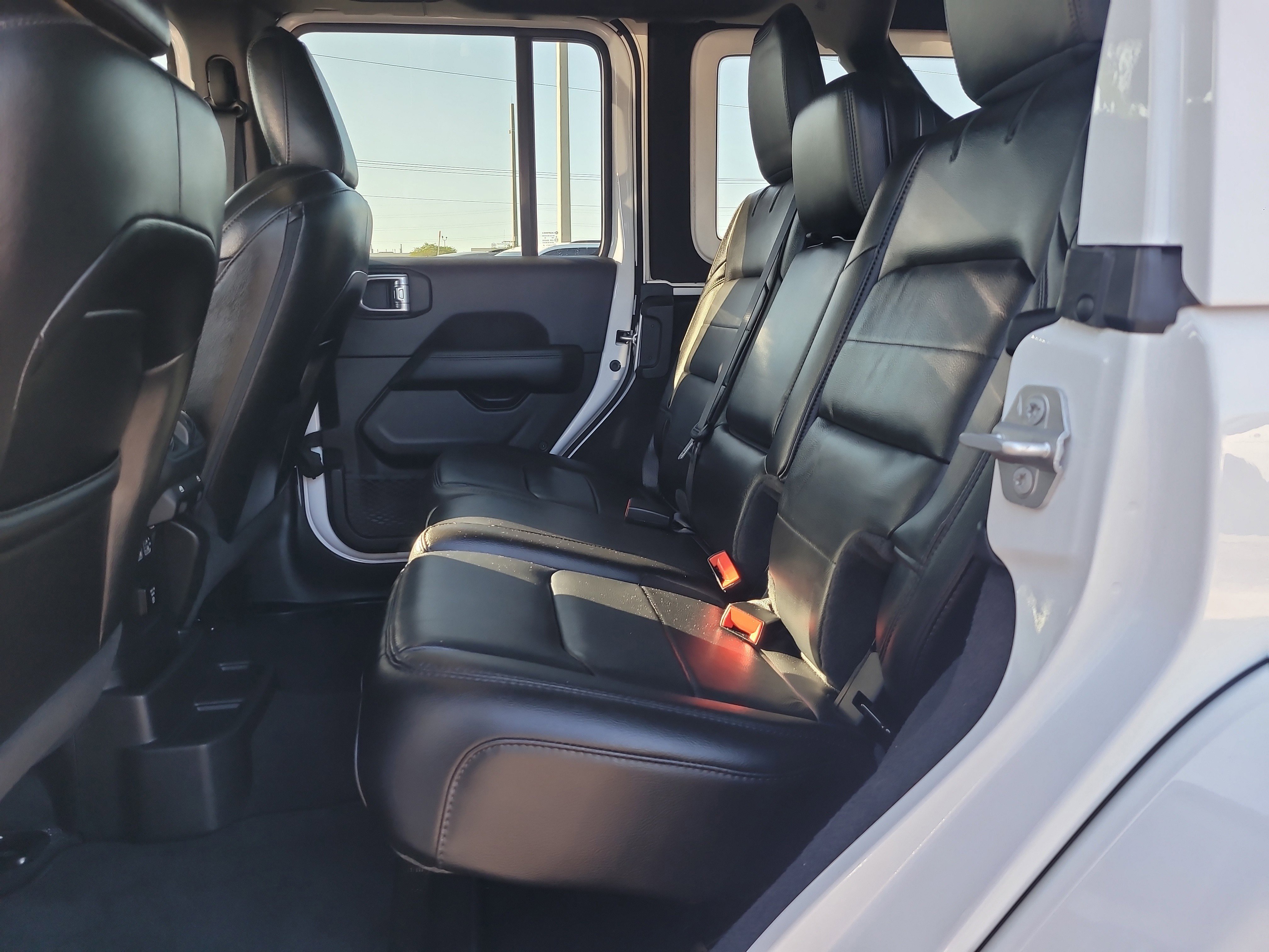 Used 2021 Jeep Wrangler Unlimited Sahara image 11