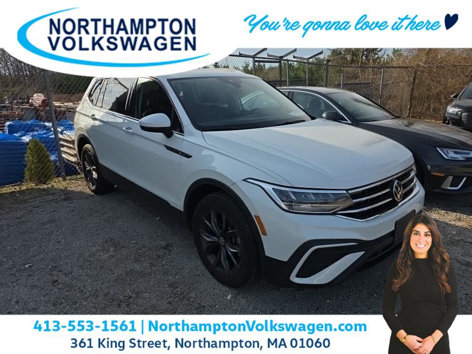 Used 2023 Volkswagen Tiguan SE w/ Panoramic Sunroof Package image 1