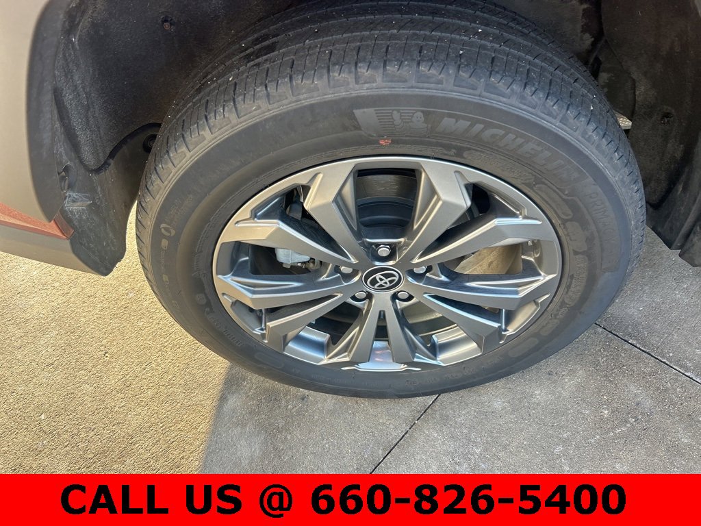 Used 2022 Toyota RAV4 Limited image 6