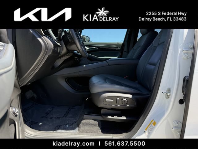 Used 2023 Buick Enclave Essence FWD image 17