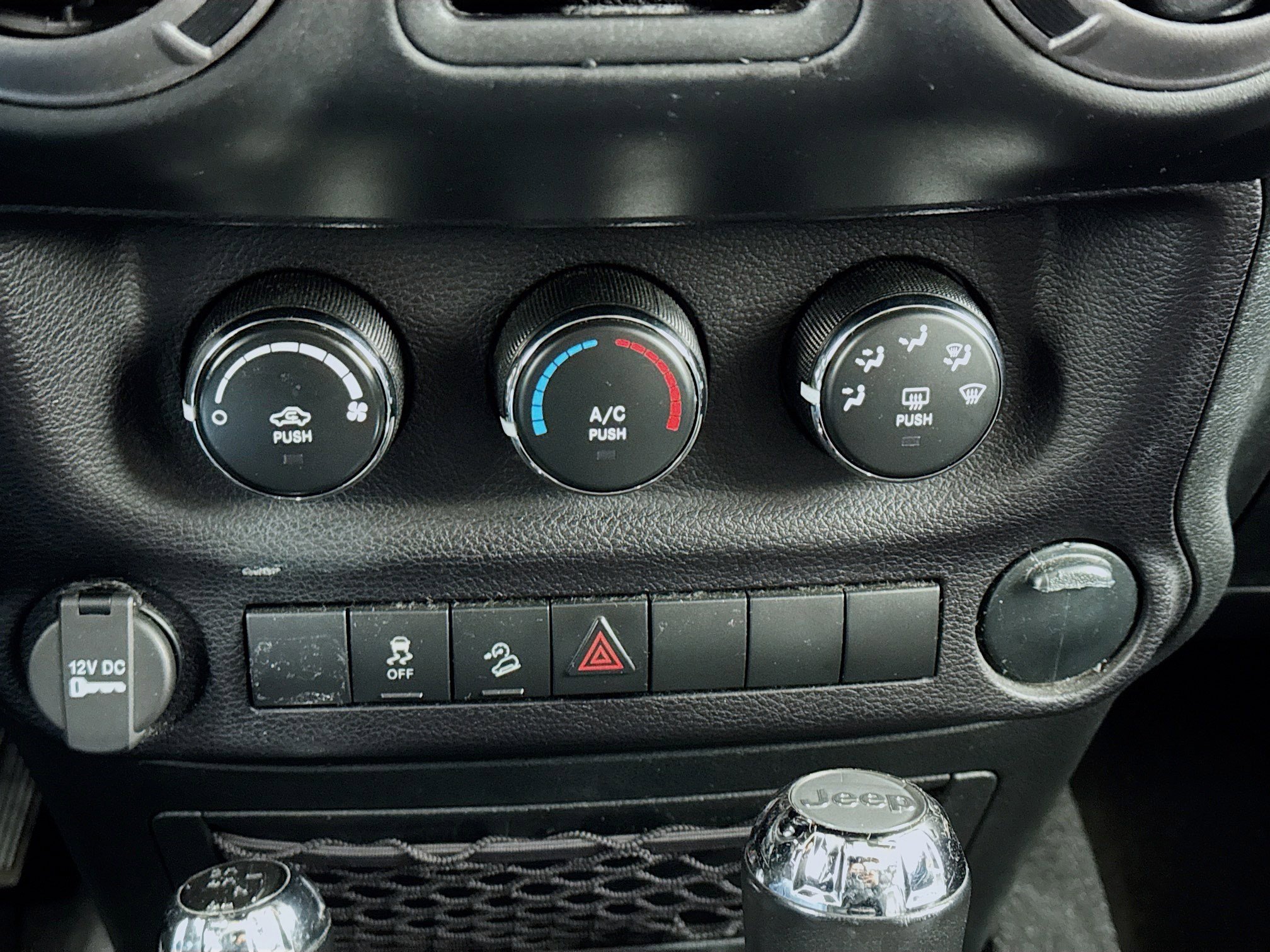 Used 2016 Jeep Wrangler Unlimited Sport w/ Connectivity Group image 11