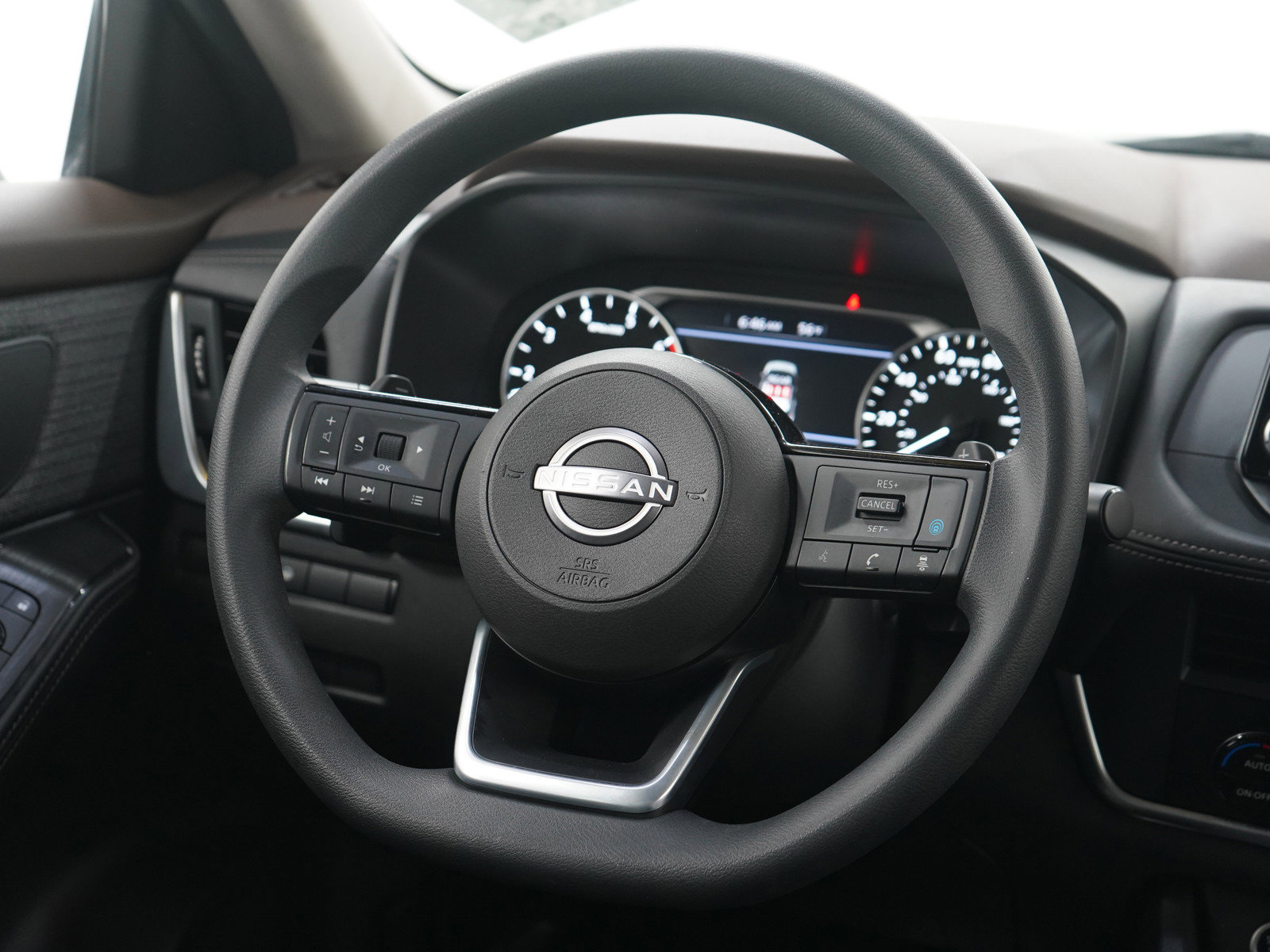 Used 2023 Nissan Rogue SV image 14