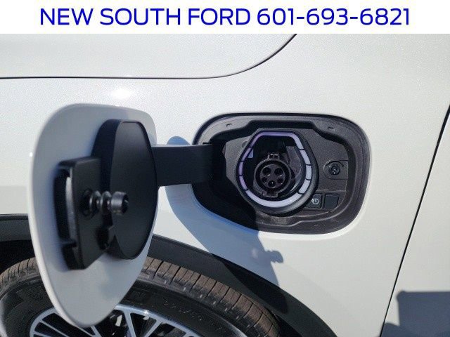 New 2025 Ford Escape SE image 16