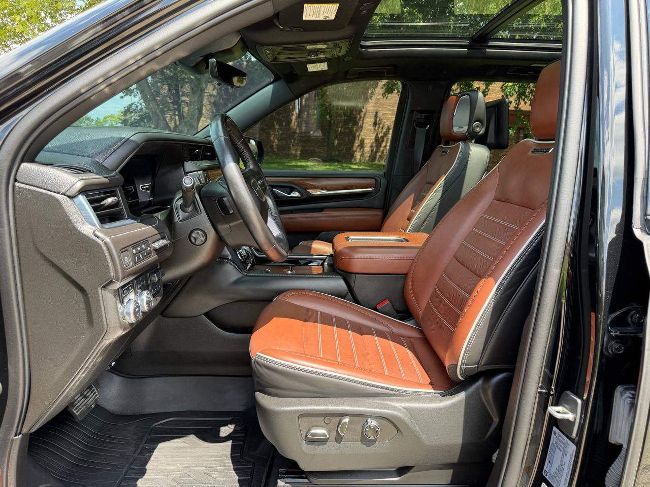 Used 2023 GMC Yukon XL Denali Ultimate AWD/4WD image 20