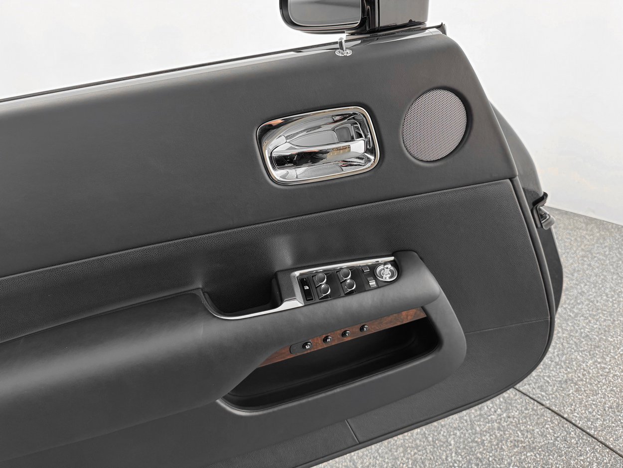 Used 2016 Rolls-Royce Dawn image 15