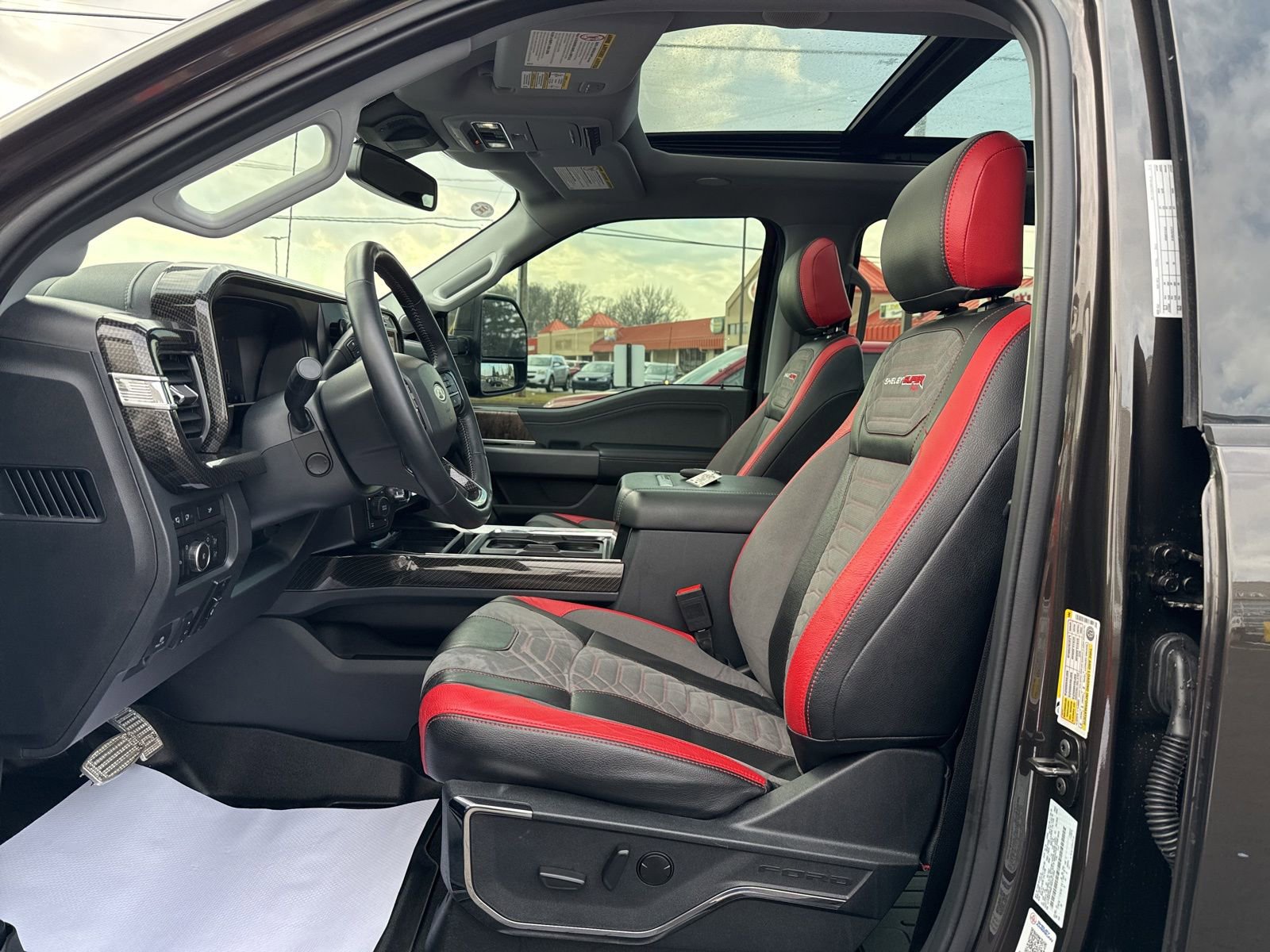 Used 2024 Ford F250 Lariat w/ Lariat Ultimate Package image 30