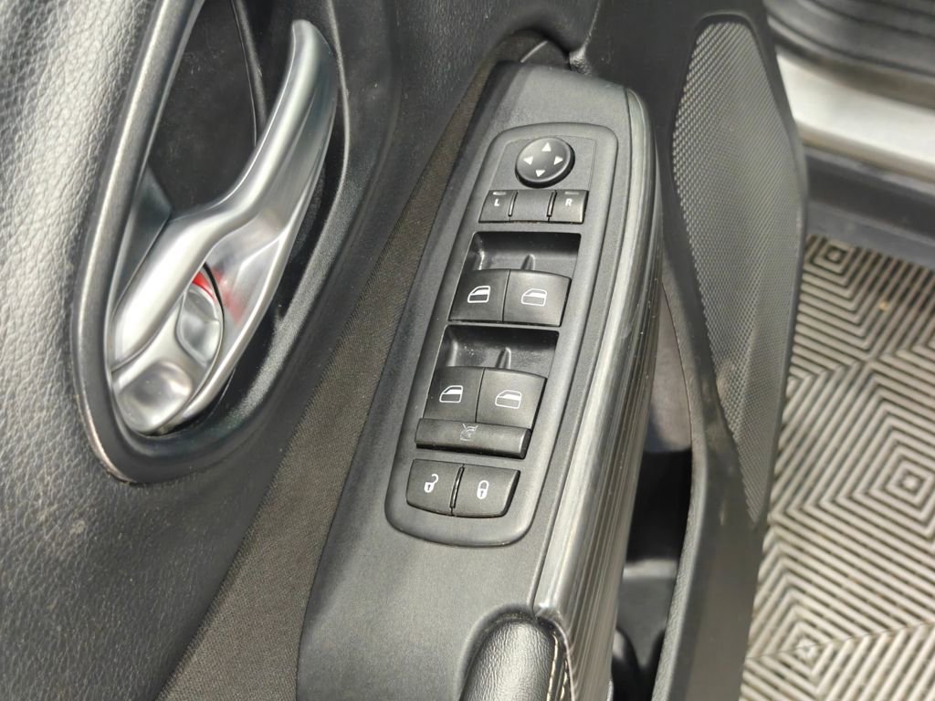 Used 2015 Jeep Cherokee Latitude w/ Cold Weather Group image 46