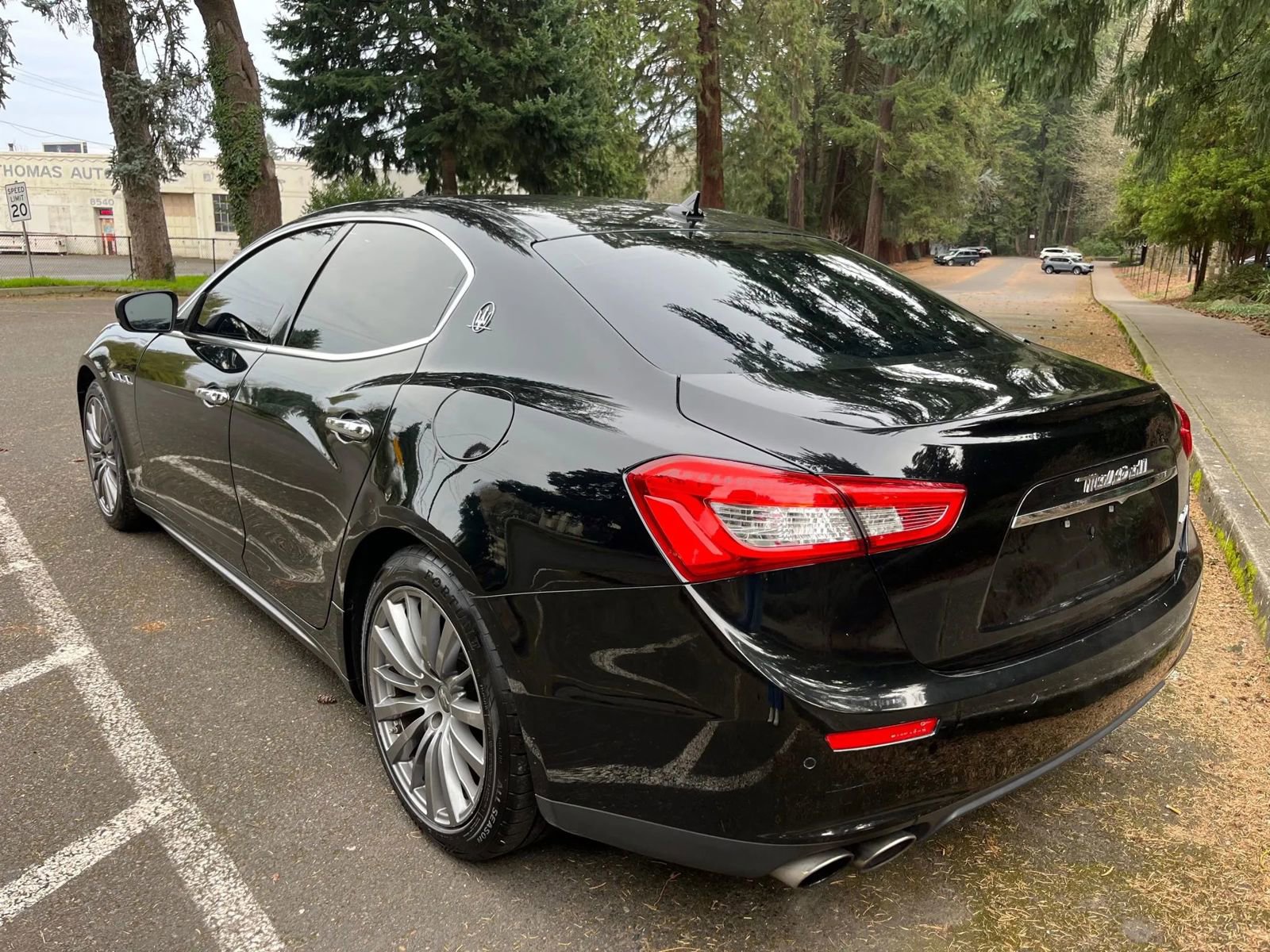 Used 2017 Maserati Ghibli w/ Luxury Package image 5