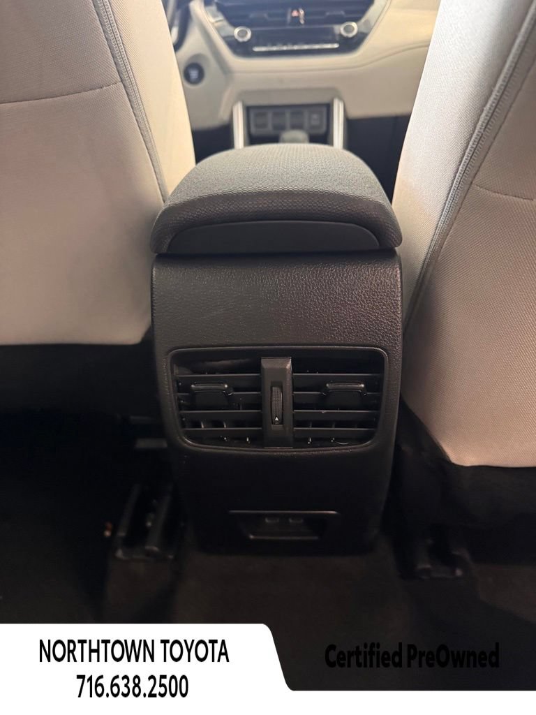 Used 2024 Toyota Corolla Cross LE FWD image 15