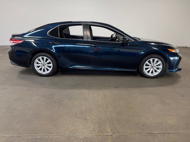 Used 2018 Toyota Camry LE FWD image 2