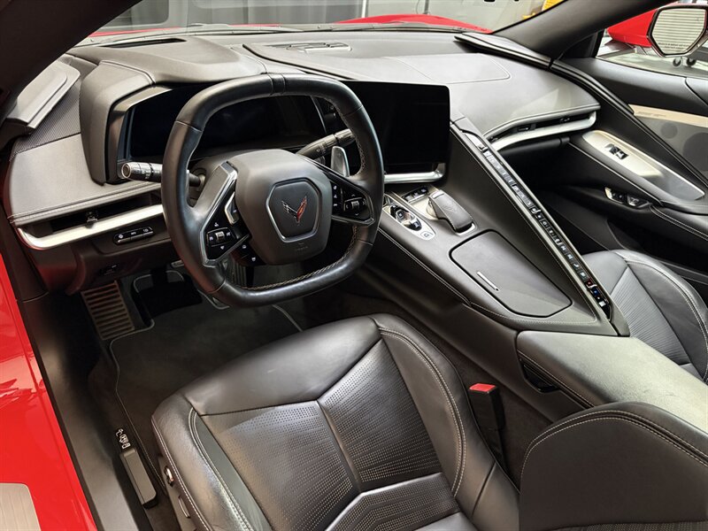 Used 2022 Chevrolet Corvette Stingray Coupe w/ Z51 2LT w/ Z51 Performance Package RWD image 14