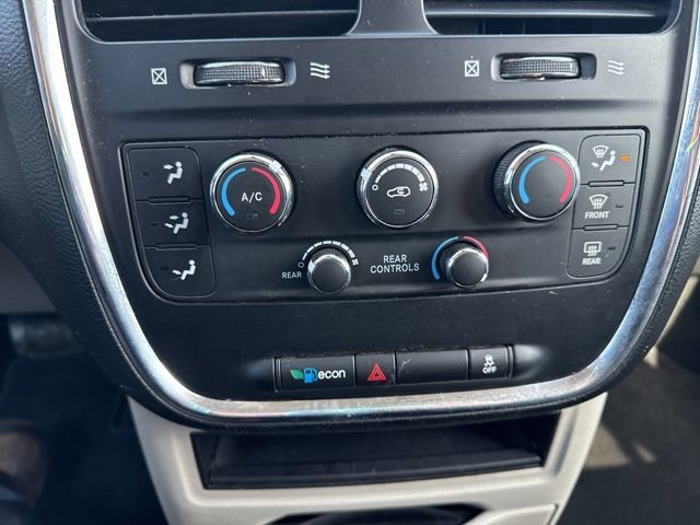 Used 2020 Dodge Grand Caravan SE w/ UConnect Hands-Free Group image 23