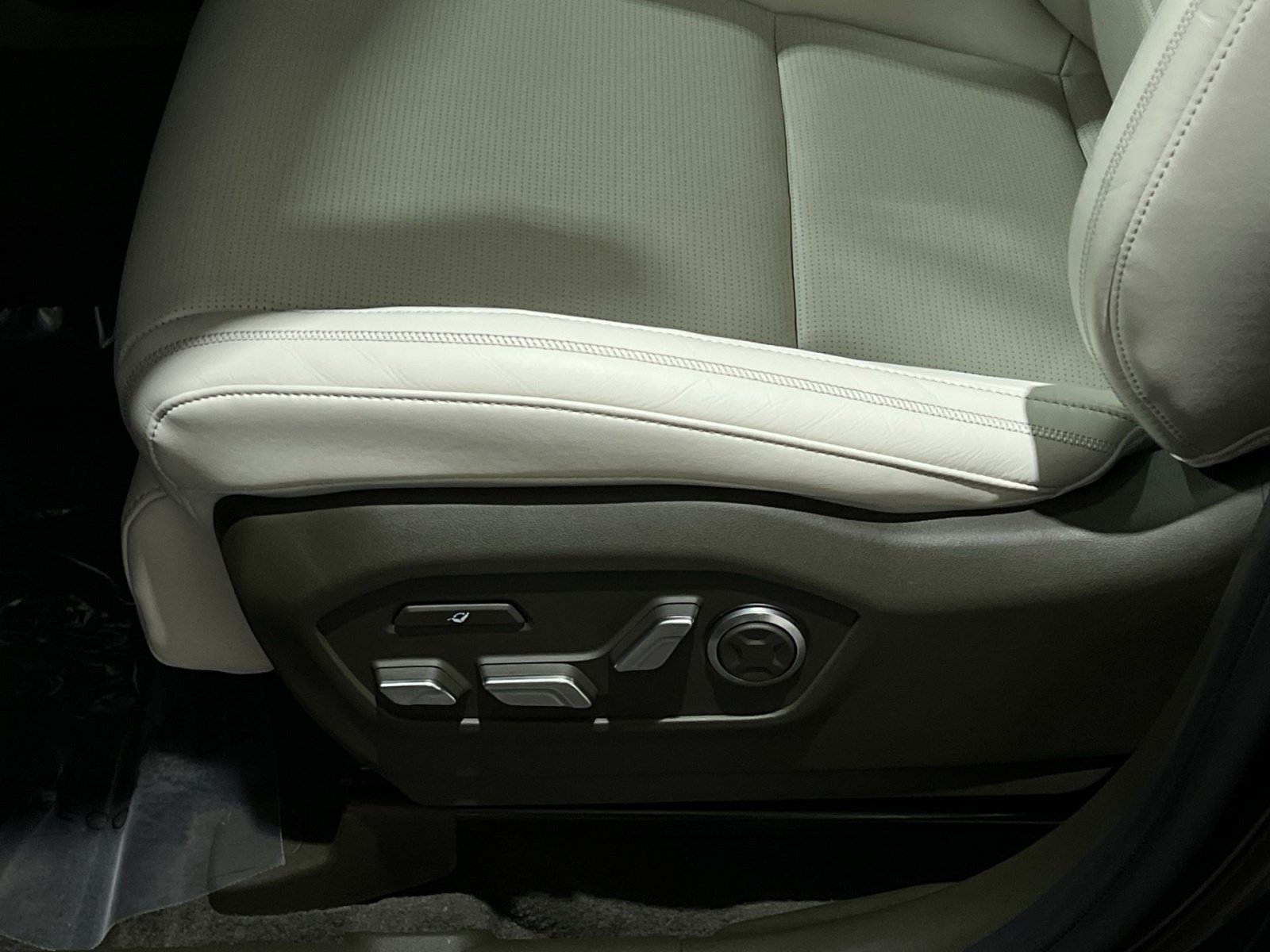 Used 2025 Hyundai Santa Fe Calligraphy AWD/4WD image 19