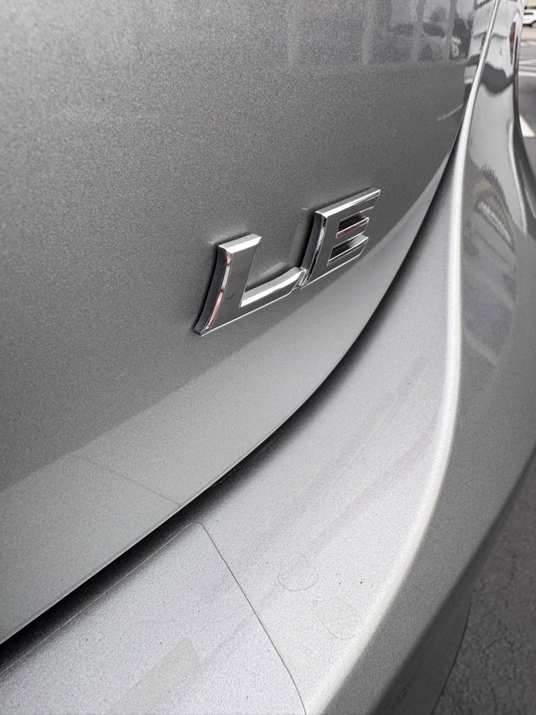 Used 2019 Toyota Camry L image 9