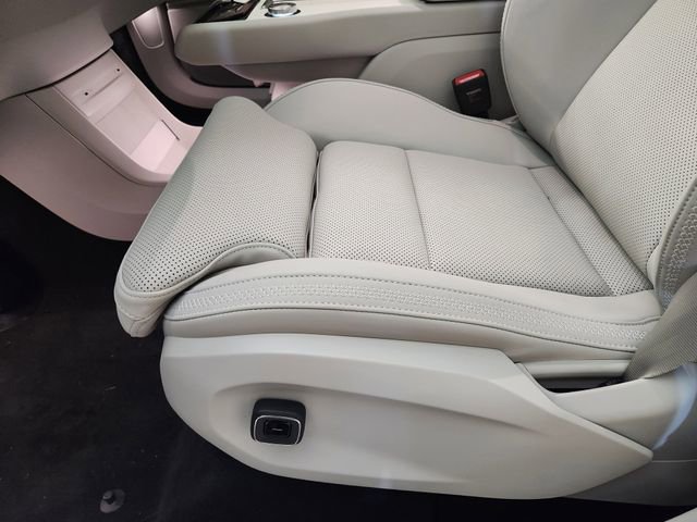 New 2025 Volvo EX90 Plus AWD/4WD image 23