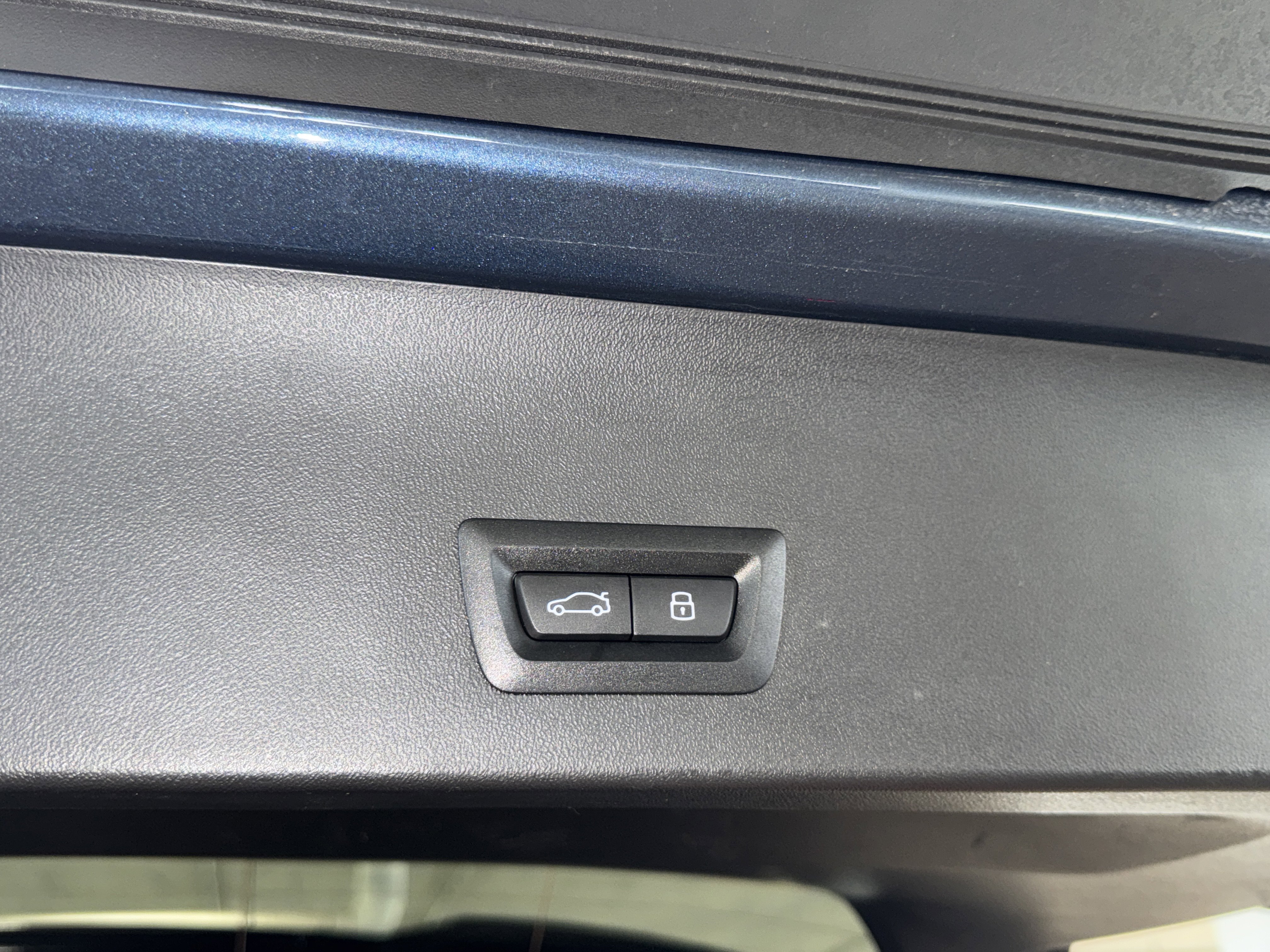 Certified 2025 BMW X3 xDrive30i w/ Premium Package image 14