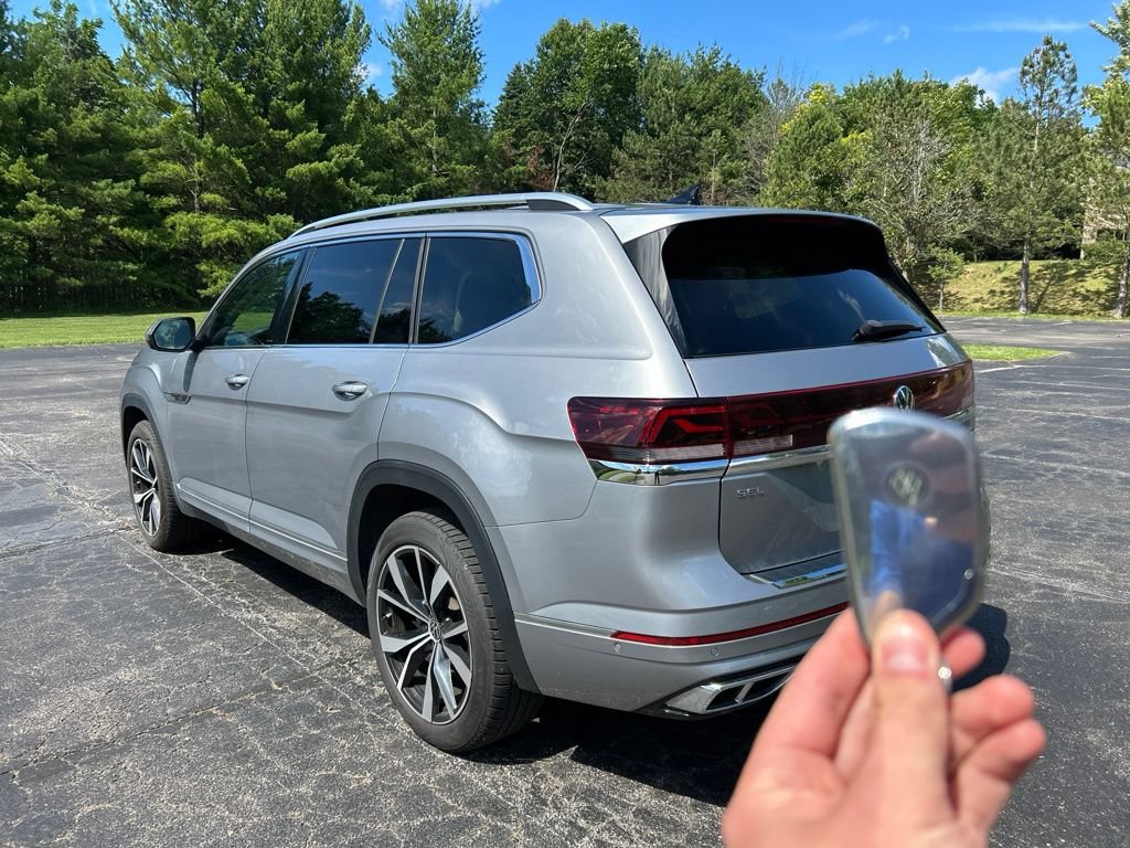 Used 2024 Volkswagen Atlas SEL Premium R-Line AWD/4WD image 8
