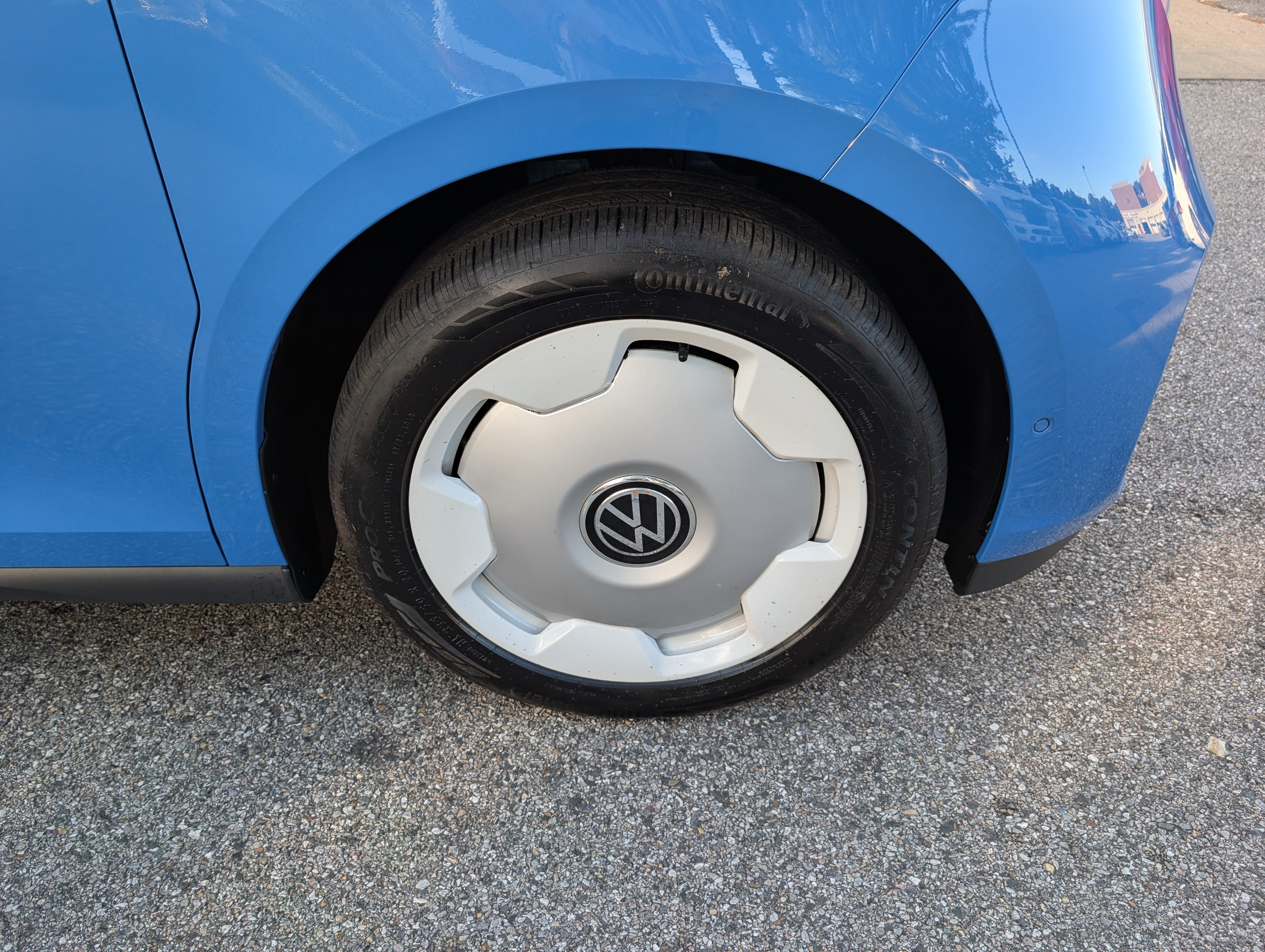 Used 2025 Volkswagen ID. Buzz 1st Edition RWD image 9