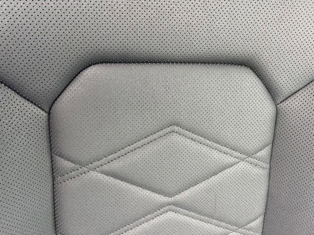 Used 2025 Volkswagen Atlas Cross Sport SE image 35