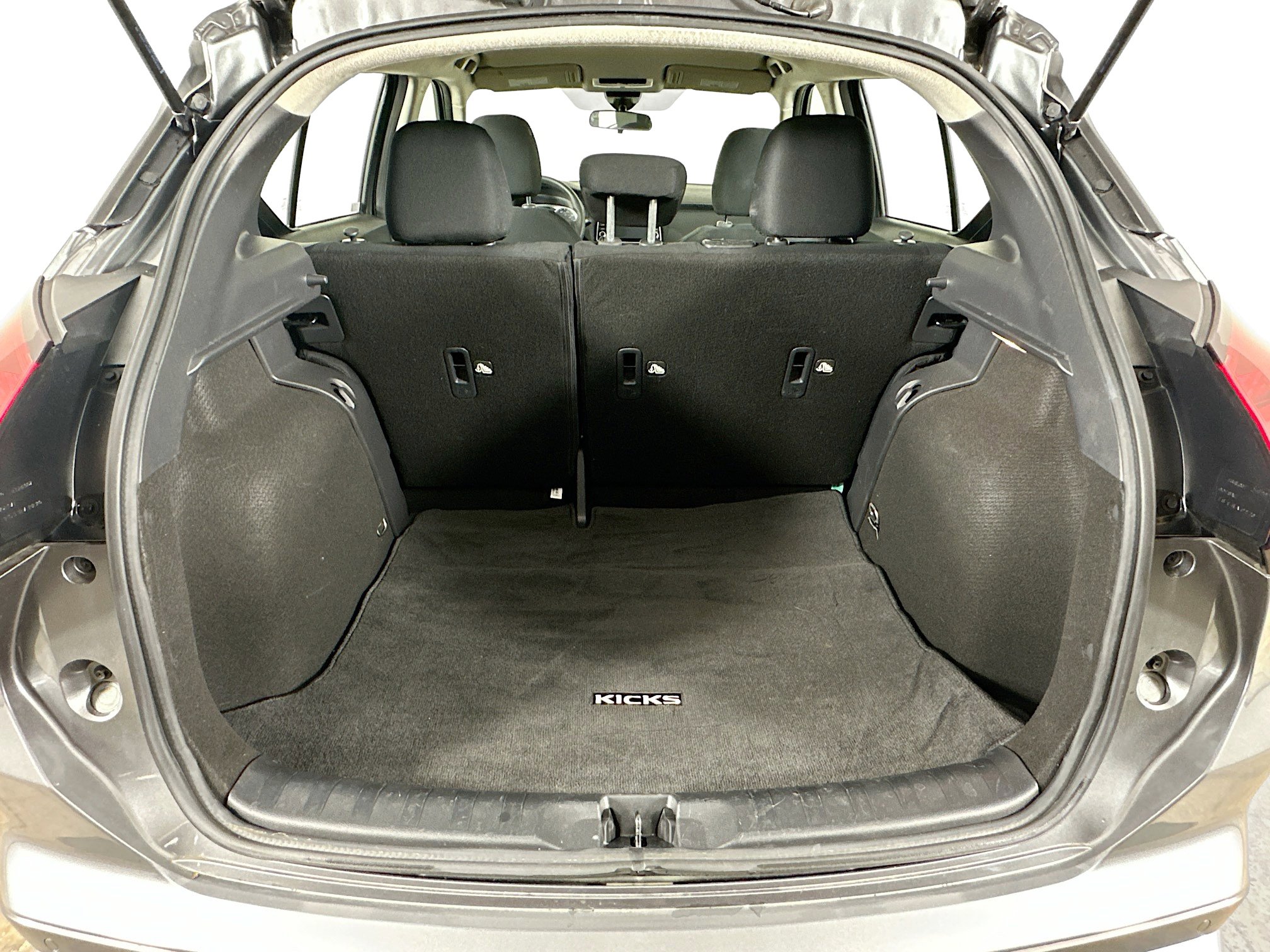 Used 2024 Nissan Kicks S image 27