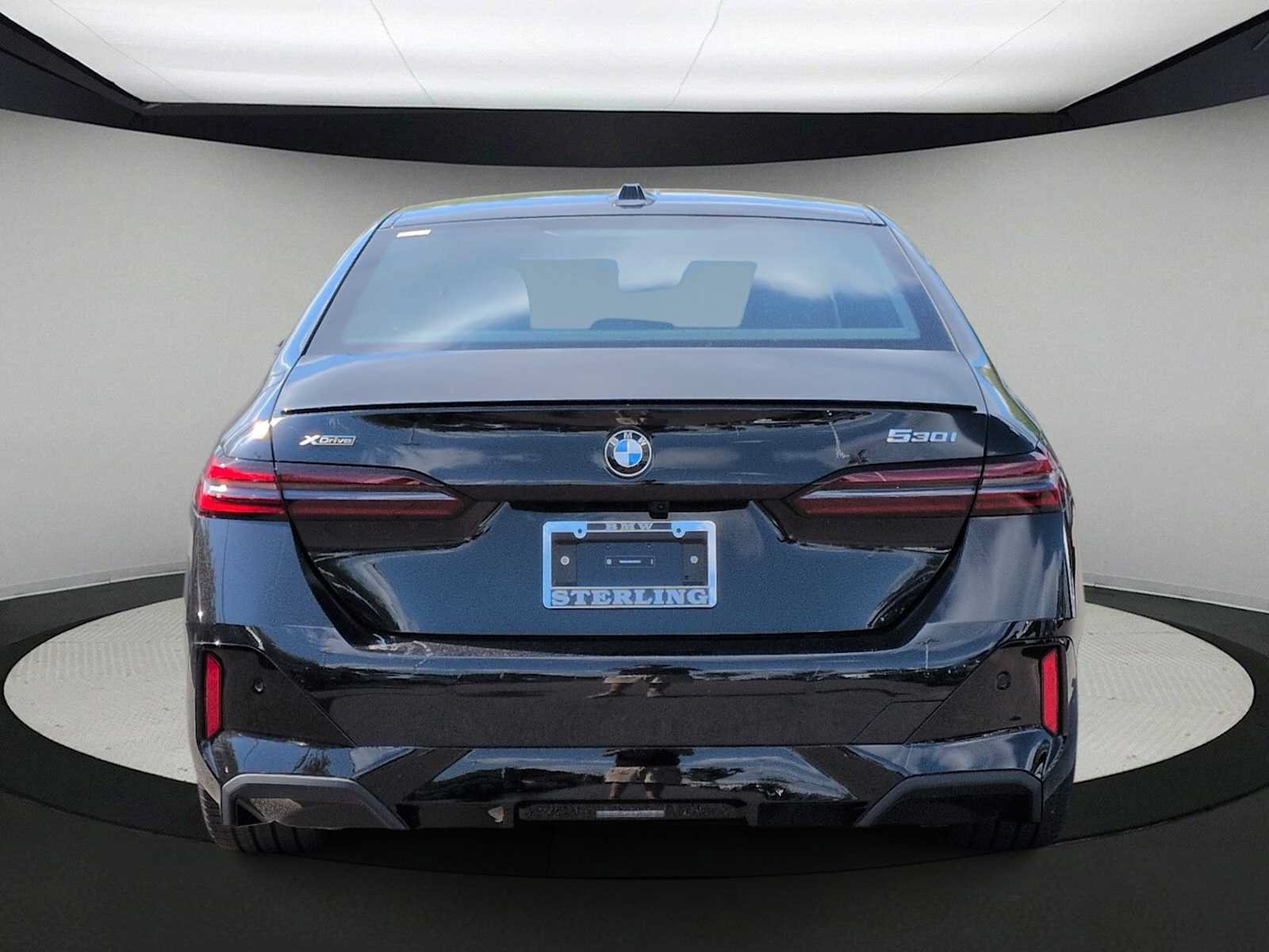 Used 2027 BMW 530i xDrive w/ M Sport Package AWD/4WD image 7