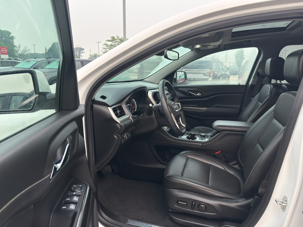 Certified 2023 GMC Acadia SLT w/ LPO, Floor Liner Package AWD/4WD image 12