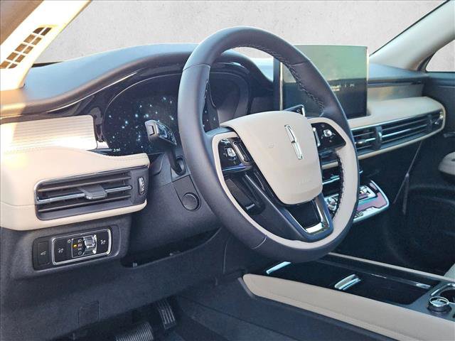 New 2026 Lincoln Corsair Premiere image 3