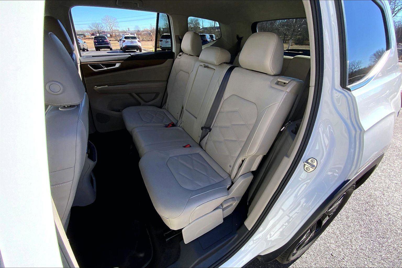 Used 2024 Volkswagen Atlas SE image 20