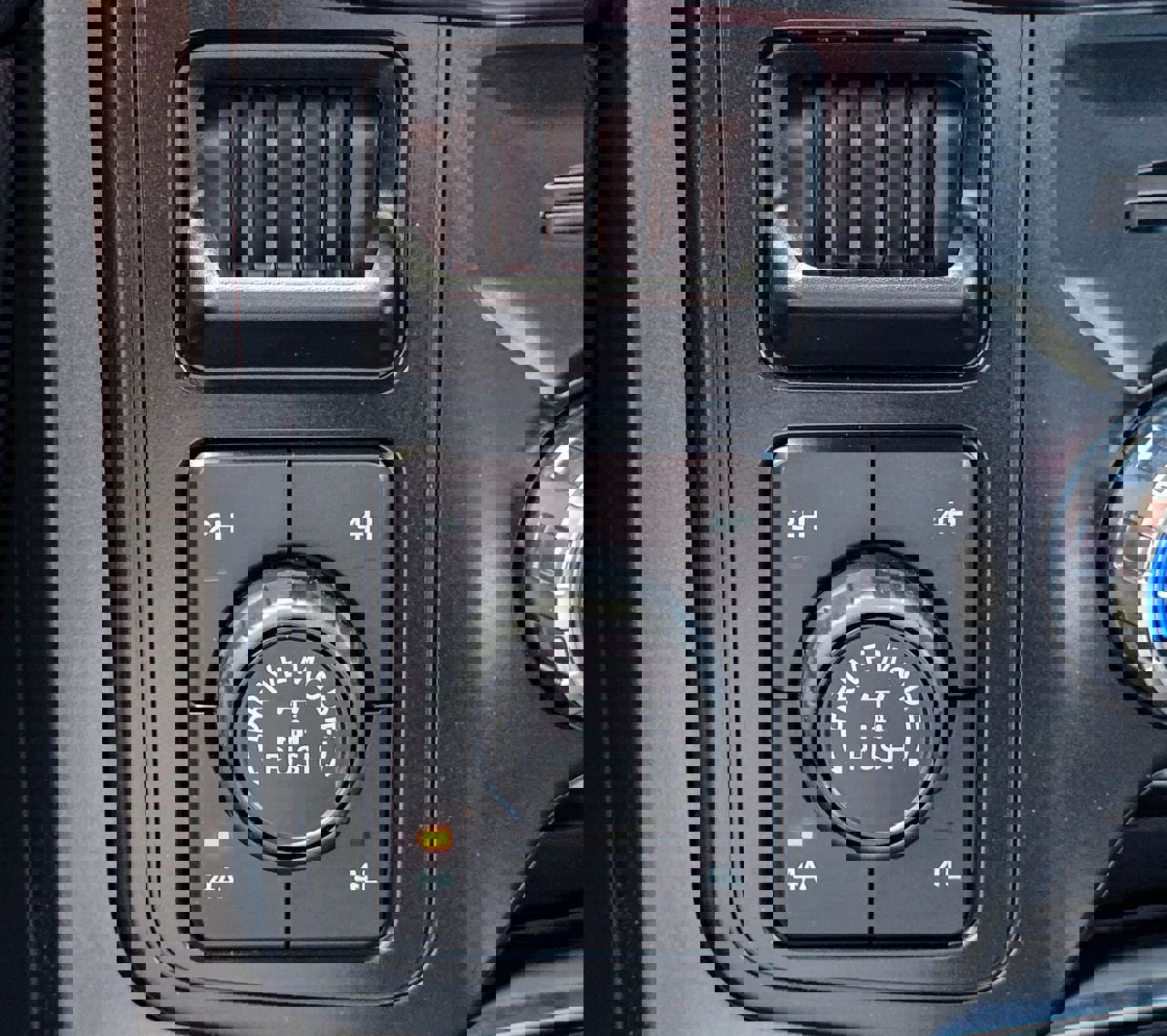 Used 2025 Ford F150 Lariat w/ Equipment Group 501A Mid AWD/4WD image 27