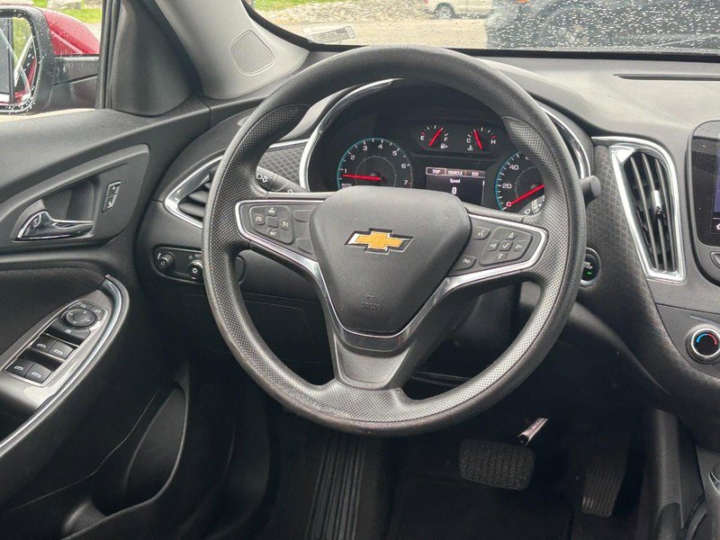 Used 2019 Chevrolet Malibu LT image 12