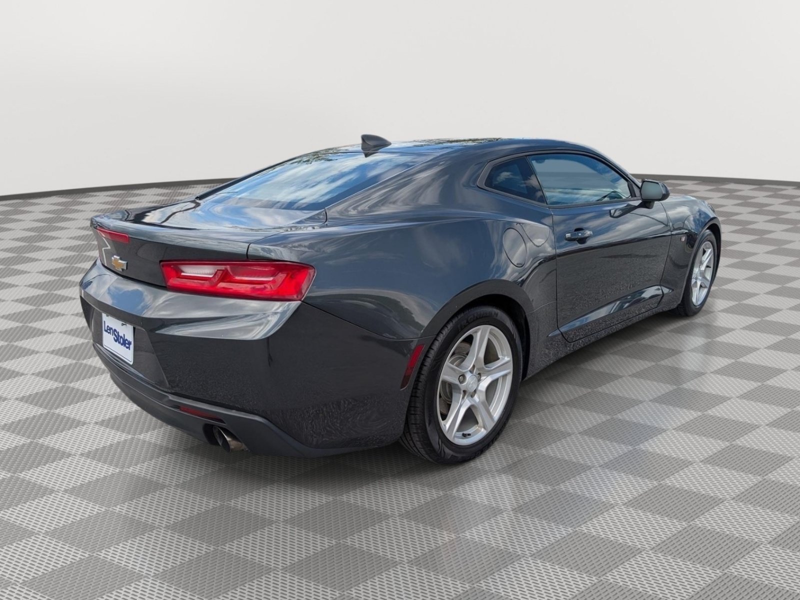 Used 2018 Chevrolet Camaro LS w/ Technology Package RWD image 5