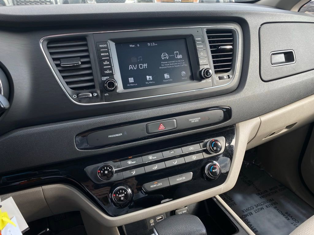 Used 2021 Kia Sedona LX image 18