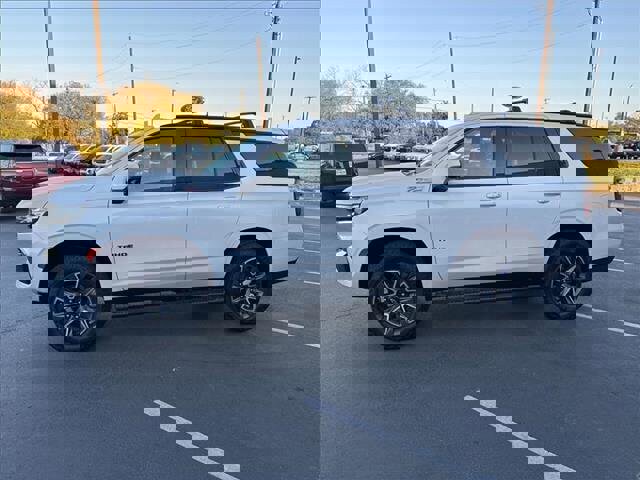 Used 2024 Chevrolet Tahoe Z71 w/ Luxury Package image 12