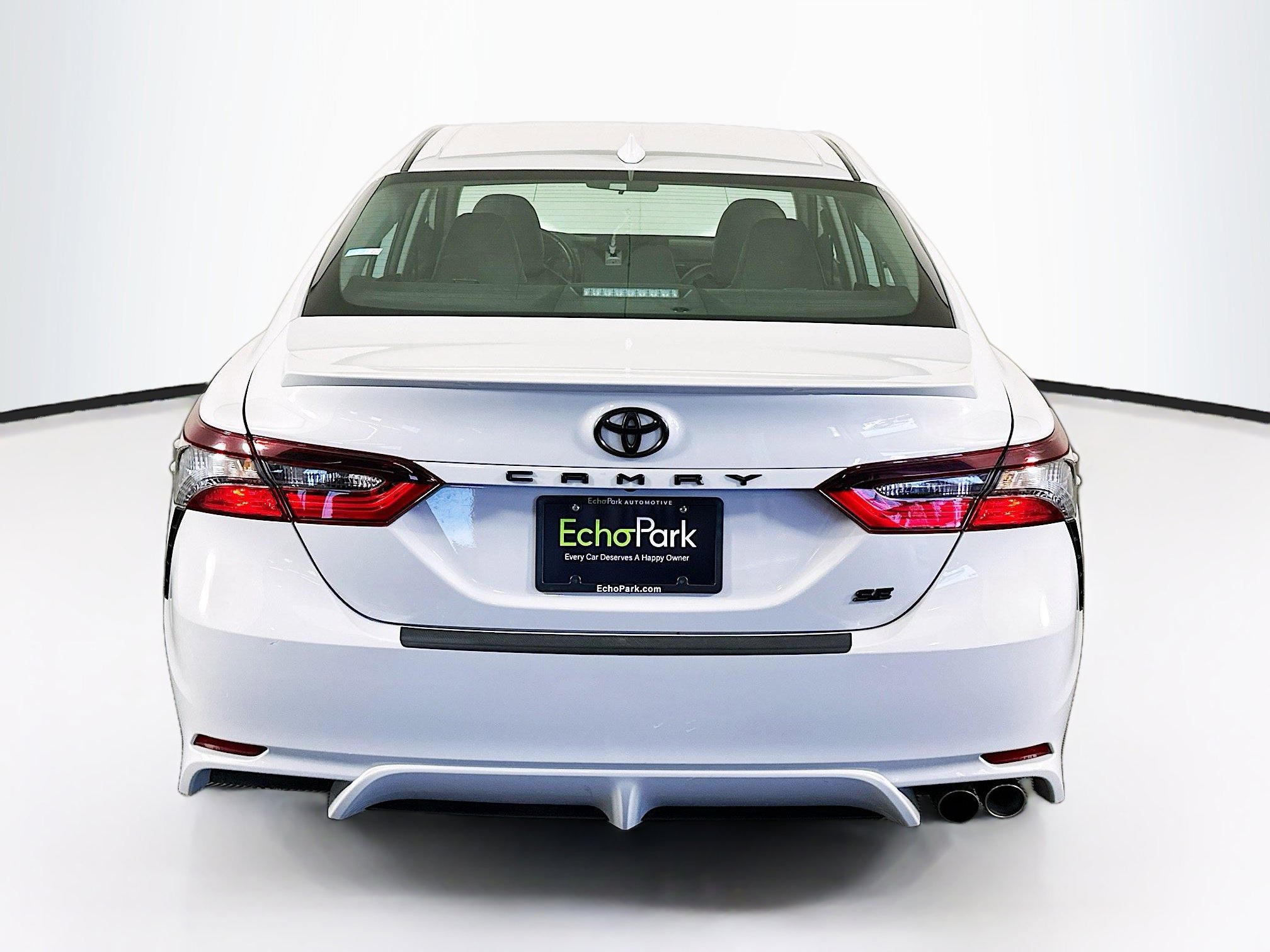 Used 2024 Toyota Camry SE FWD image 7